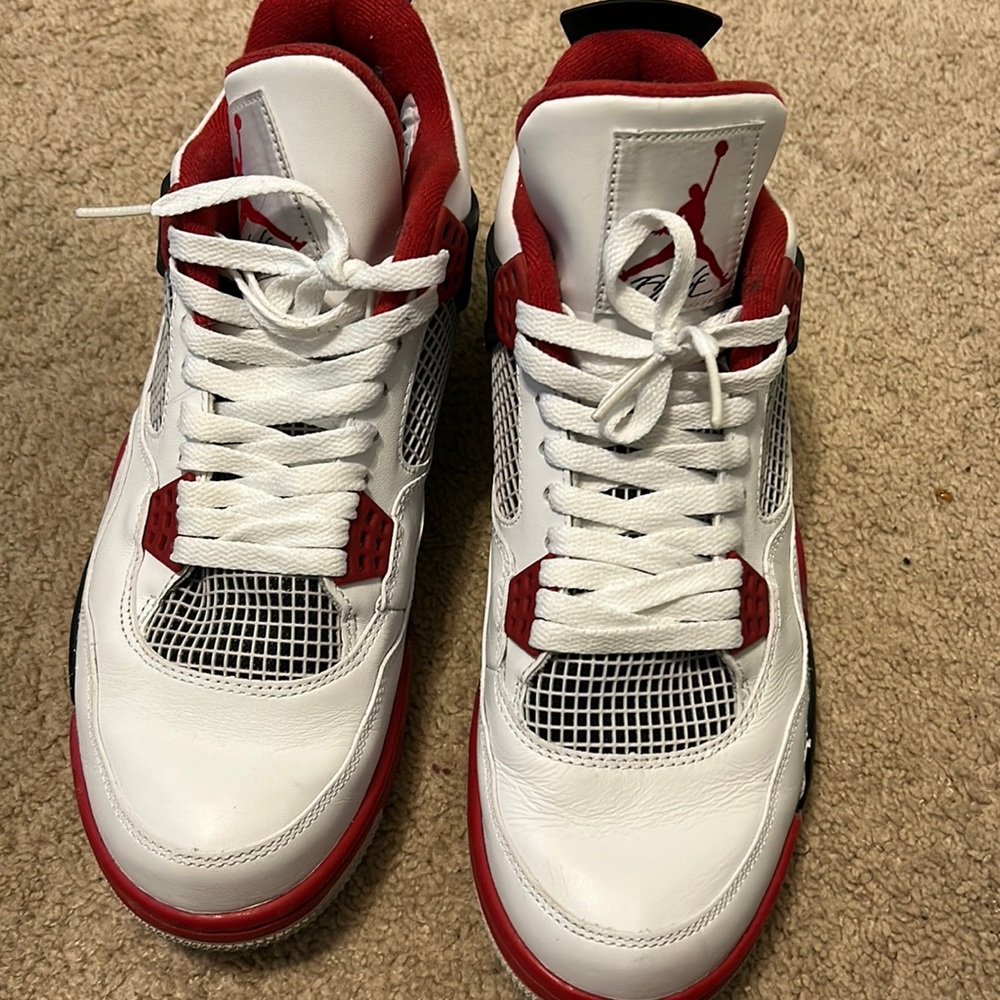 Jordan 4 fire red